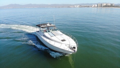 Sea Ray 460 Bip Charters Renta de Yates en Puerto Vallarta