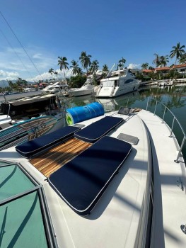 Sea Ray 460 Bip Charters Renta de Yates en Puerto Vallarta