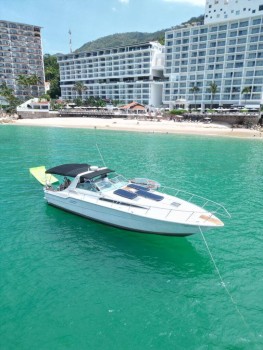 Sea Ray 460 Bip Charters Renta de Yates en Puerto Vallarta