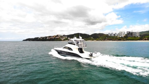 Sea Ray 52 (2017) Bip Charters Renta de Yates en Puerto Vallarta