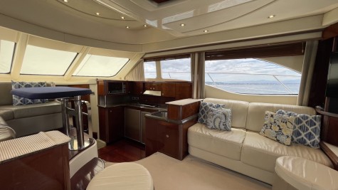 Sea Ray 52 (2017) Bip Charters Renta de Yates en Puerto Vallarta