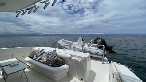 Sea Ray 52 (2017) Bip Charters Renta de Yates en Puerto Vallarta