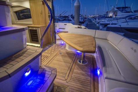 Sea Ray L55 fly (2018) Bip Charters Renta de Yates en Puerto Vallarta