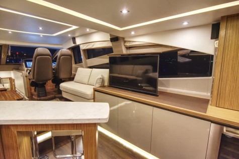 Sea Ray L55 fly (2018) Bip Charters Renta de Yates en Puerto Vallarta