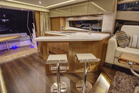 Sea Ray L55 fly (2018) Bip Charters Renta de Yates en Puerto Vallarta
