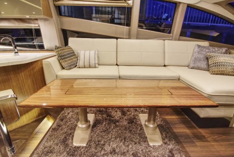 Sea Ray L55 fly (2018) Bip Charters Renta de Yates en Puerto Vallarta