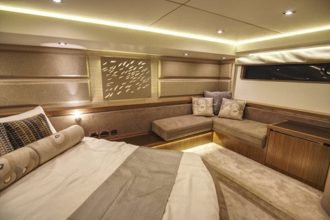 Sea Ray L55 fly (2018) Bip Charters Renta de Yates en Puerto Vallarta