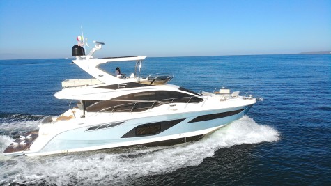 Sea Ray L55 fly (2018) Bip Charters Renta de Yates en Puerto Vallarta