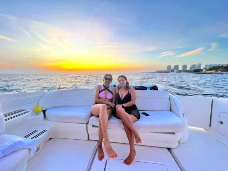 Sundancer 510 (2002) Bip Charters Renta de Yates en Puerto Vallarta