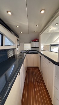 SUNSEEKER 74 Bip Charters Renta de Yates en Puerto Vallarta