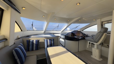 SUNSEEKER 74 Bip Charters Renta de Yates en Puerto Vallarta