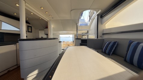 SUNSEEKER 74 Bip Charters Renta de Yates en Puerto Vallarta