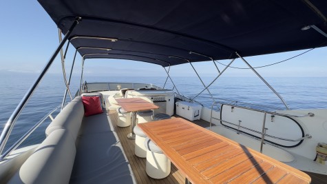 SUNSEEKER 74 Bip Charters Renta de Yates en Puerto Vallarta