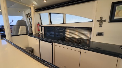 SUNSEEKER 74 Bip Charters Renta de Yates en Puerto Vallarta