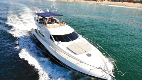 SUNSEEKER 74 Bip Charters Renta de Yates en Puerto Vallarta