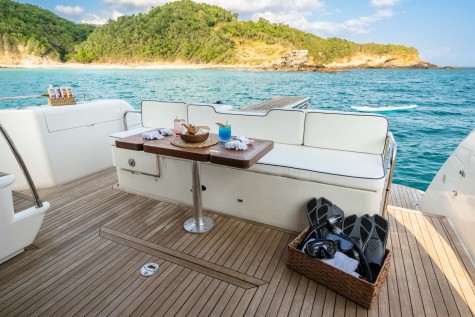 Uniesse 55 (2004) Bip Charters Renta de Yates en Puerto Vallarta