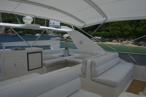 Vitech 65 Bip Charters Renta de Yates en Puerto Vallarta